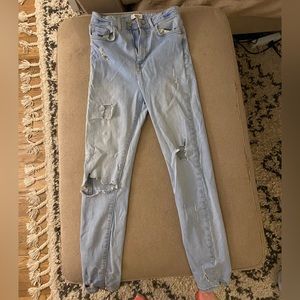 Forever 21 High-Waisted Light Wash Ripped Jeans 25/2
